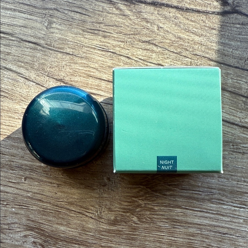 La Mer • Rejuvenating Night Cream Intense - Picture 9 of 11